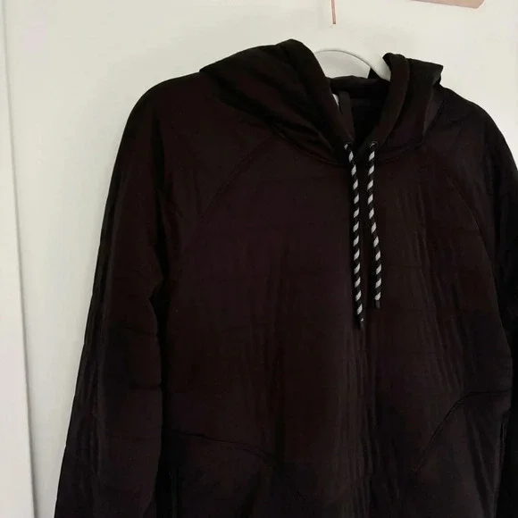 Lululemon Dynamic Movement Hoodie in Black Size 8 Quilted Fall Autumn Loungewear - Picture 8 of 11